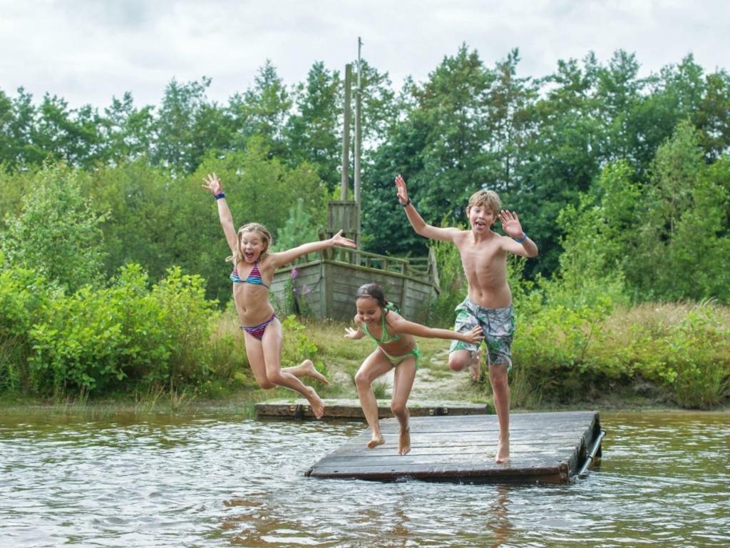 Landal Hunerwold State Otel Wateren Dış mekan fotoğraf